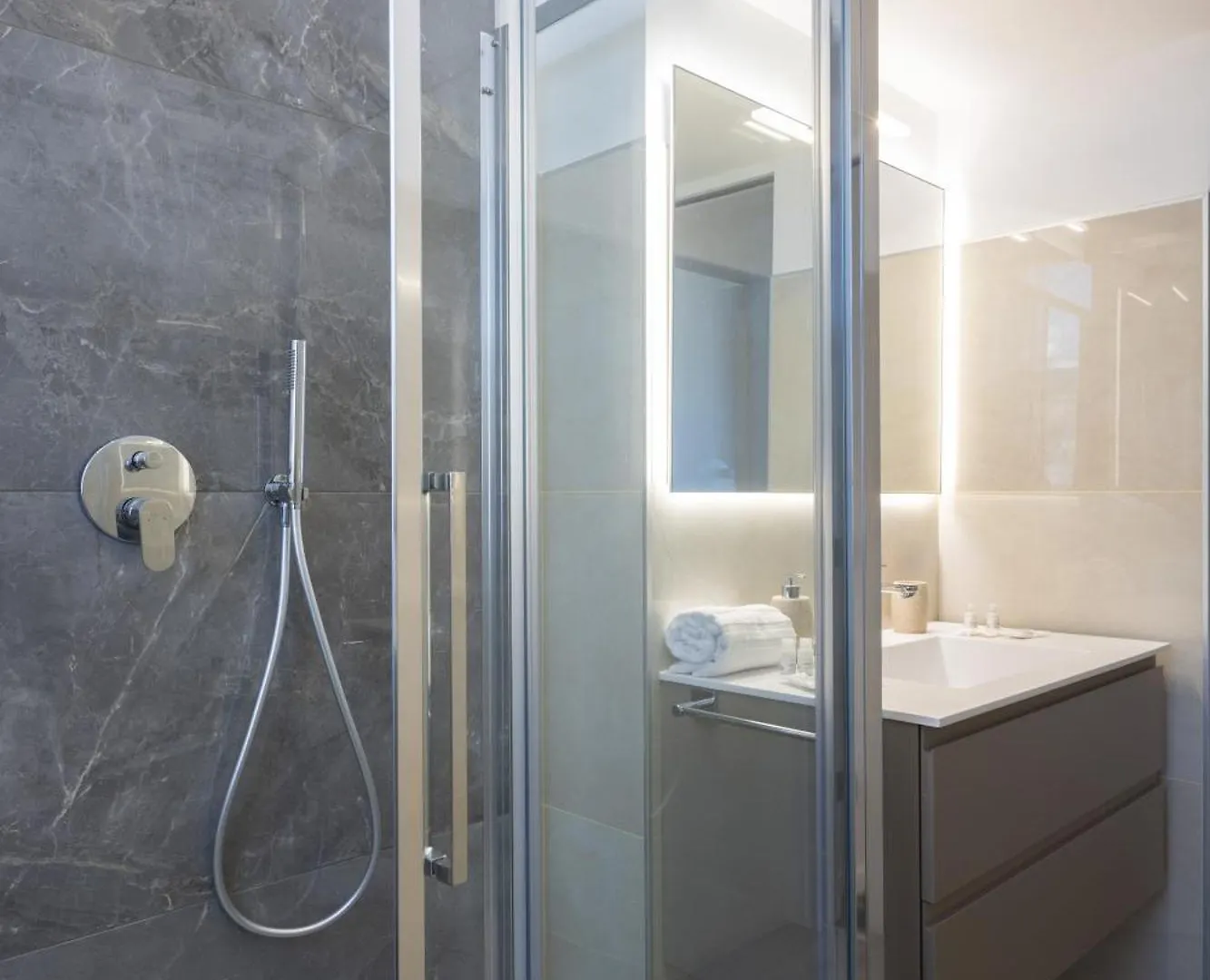 Apartament Nuovissimo Ed Elegante Appartamento, 5 Minuti A Piedi Dalla Stazione Centrale Mediolan